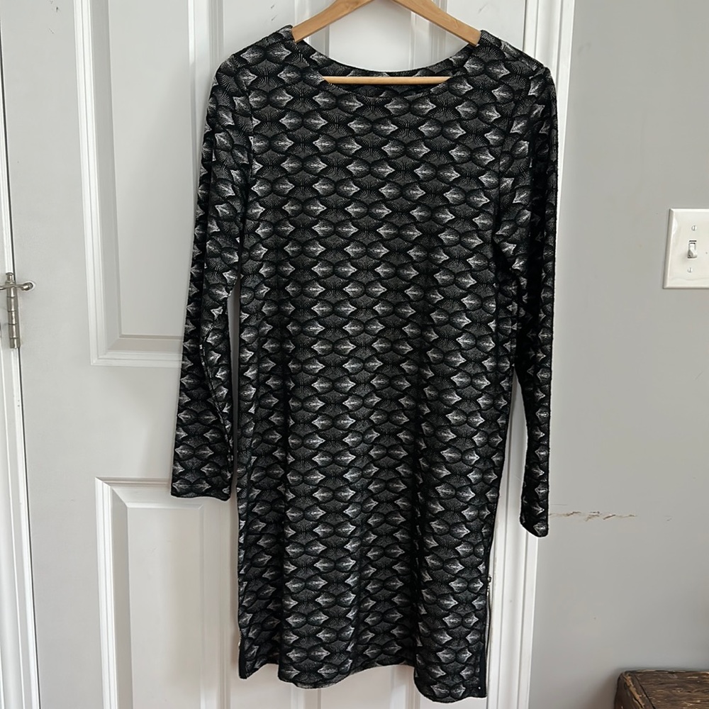Long-sleeve Shift Dress